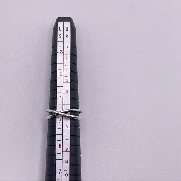 1 Variety Pack Of Silver Plated Boho Pinky Rings Sizes Varry - Picture 8 of 13